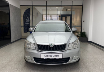 Подержанный автомобиль Skoda Octavia Liftback 2009 года (2 фото)