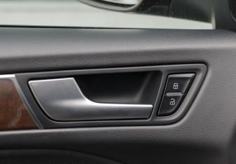 Подержанный автомобиль Audi Q5 2014 года (17 фото)