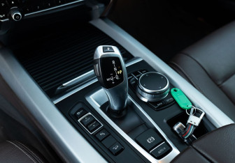 Подержанный автомобиль BMW X5 2017 года (20 фото)