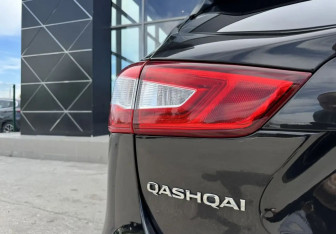 Подержанный автомобиль Nissan Qashqai 2014 года (10 фото)