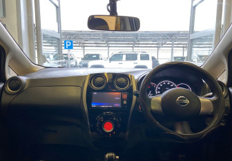 Подержанный автомобиль Nissan Note 2013 года (9 фото)