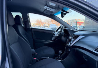 Подержанный автомобиль Hyundai Solaris Sedan 2014 года (19 фото)