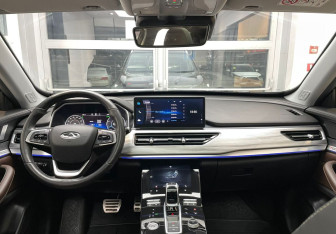 Подержанный автомобиль Chery Tiggo 8 Pro 2022 года (14 фото)