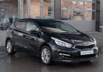 Подержанный автомобиль Kia Ceed Hatchback 2018 года (3 фото)
