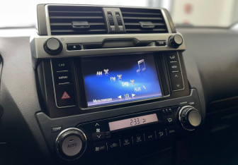 Подержанный автомобиль Toyota Land Cruiser Prado 2017 года (20 фото)