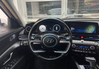 Подержанный автомобиль Hyundai Avante Sedan 2020 года (7 фото)