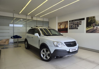 Подержанный автомобиль Opel Antara 2010 года (3 фото)