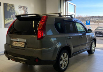 Подержанный автомобиль Nissan X-Trail 2008 года (4 фото)