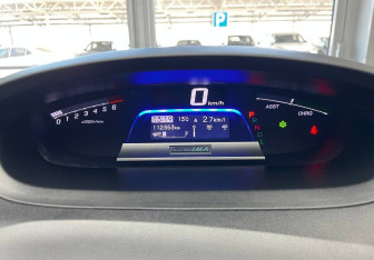 Подержанный автомобиль Honda Freed 2012 года (11 фото)