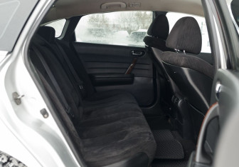 Подержанный автомобиль Nissan Teana 2006 года (17 фото)