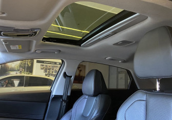 Подержанный автомобиль Hyundai Elantra Sedan 2023 года (11 фото)