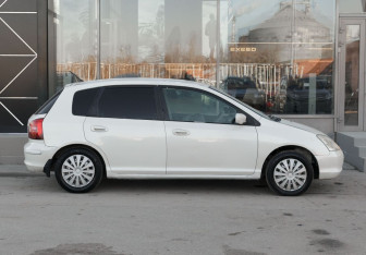 Подержанный автомобиль Honda Civic Hatchback 2001 года (4 фото)