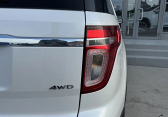 Подержанный автомобиль Ford Explorer 2012 года (10 фото)