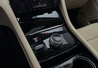 Подержанный автомобиль Jeep Grand Cherokee 2022 года (13 фото)