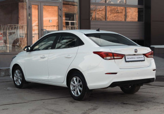 Подержанный автомобиль Changan Alsvin 2023 года (7 фото)