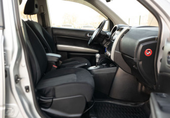 Подержанный автомобиль Nissan X-Trail 2012 года (21 фото)