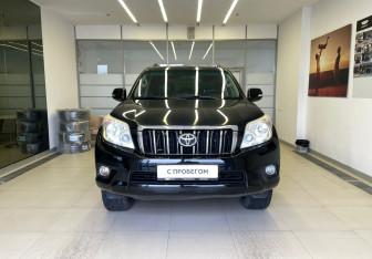 Подержанный автомобиль Toyota Land Cruiser Prado 2010 года (3 фото)