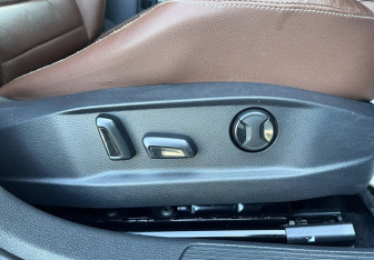 Подержанный автомобиль Volkswagen Golf Hatchback 2013 года (18 фото)