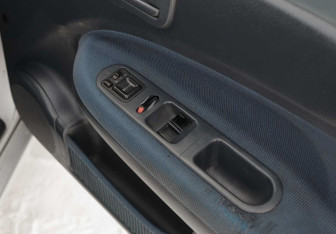 Подержанный автомобиль Honda HR-V 1998 года (14 фото)