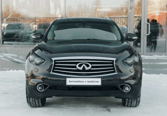 Подержанный автомобиль Infiniti FX 2010 года (2 фото)
