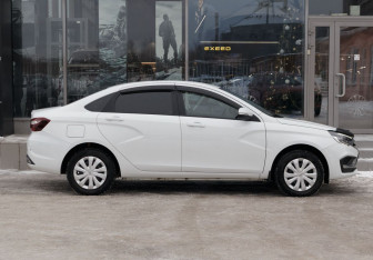 Подержанный автомобиль LADA (ВАЗ) Vesta Sedan 2023 года (4 фото)