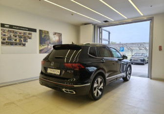 Подержанный автомобиль Volkswagen Tiguan 2023 года (4 фото)