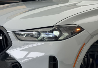 Подержанный автомобиль BMW X6 M 2024 года (2 фото)