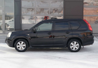 Подержанный автомобиль Nissan X-Trail 2007 года (8 фото)