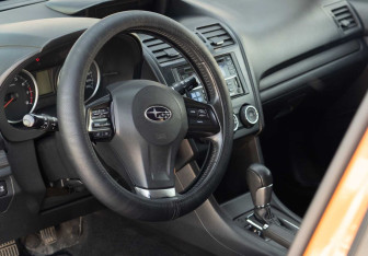 Подержанный автомобиль Subaru XV 2012 года (11 фото)