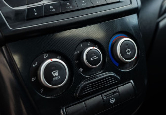 Подержанный автомобиль LADA (ВАЗ) Kalina Hatchback 2015 года (18 фото)