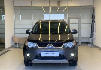 Подержанный автомобиль Mitsubishi Outlander 2008 года (2 фото)