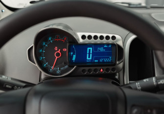 Подержанный автомобиль Chevrolet Aveo Sedan 2013 года (13 фото)