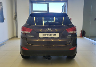 Подержанный автомобиль Hyundai ix35 2011 года (5 фото)