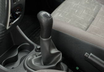 Подержанный автомобиль Renault Sandero 2011 года (14 фото)