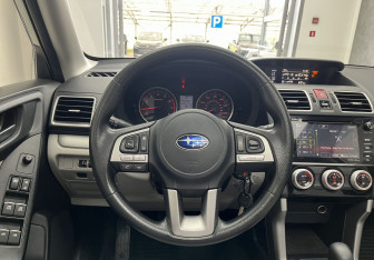 Подержанный автомобиль Subaru Forester Suv 2017 года (11 фото)