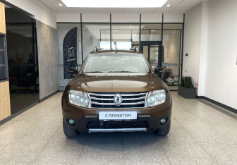 Подержанный автомобиль Renault Duster 2013 года (2 фото)