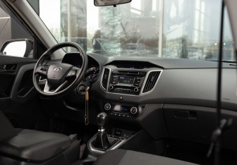 Подержанный автомобиль Hyundai Creta 2017 года (10 фото)