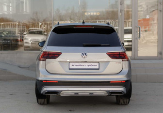 Подержанный автомобиль Volkswagen Tiguan 2019 года (6 фото)