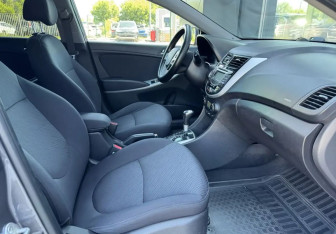 Подержанный автомобиль Hyundai Solaris Sedan 2011 года (17 фото)