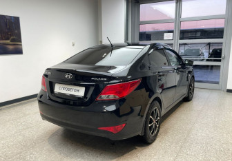 Подержанный автомобиль Hyundai Solaris Sedan 2015 года (5 фото)