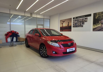 Подержанный автомобиль Toyota Corolla Sedan 2008 года (3 фото)