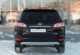 Подержанный автомобиль Hyundai Santa Fe 2011 года (6 фото)