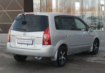 Подержанный автомобиль Mazda Premacy 2002 года (5 фото)