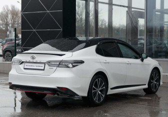 Подержанный автомобиль Toyota Camry Sedan 2020 года (5 фото)