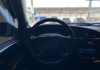 Подержанный автомобиль Nissan Pathfinder 2001 года (9 фото)