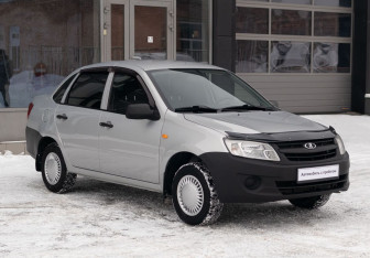 Подержанный автомобиль LADA (ВАЗ) Granta Sedan 2014 года (3 фото)