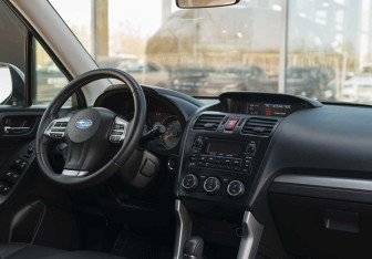 Подержанный автомобиль Subaru Forester Suv 2013 года (10 фото)