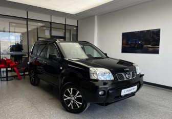 Подержанный автомобиль Nissan X-Trail 2006 года (3 фото)