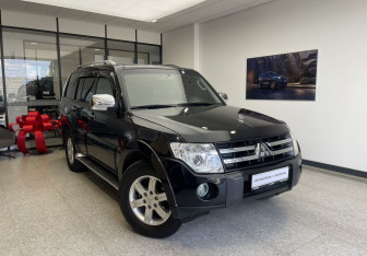 Подержанный автомобиль Mitsubishi Pajero 2007 года (3 фото)