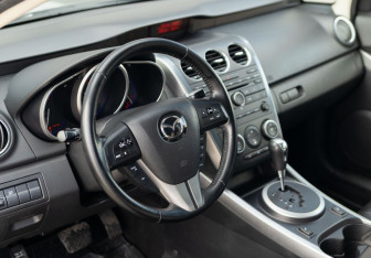 Подержанный автомобиль Mazda CX-7 2011 года (11 фото)